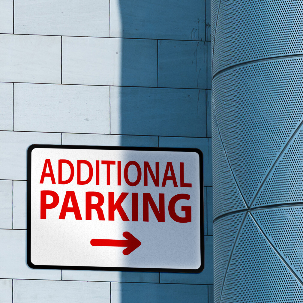 Aluminum Horizontal Metal Sign Additional Parking to The Right Arrow