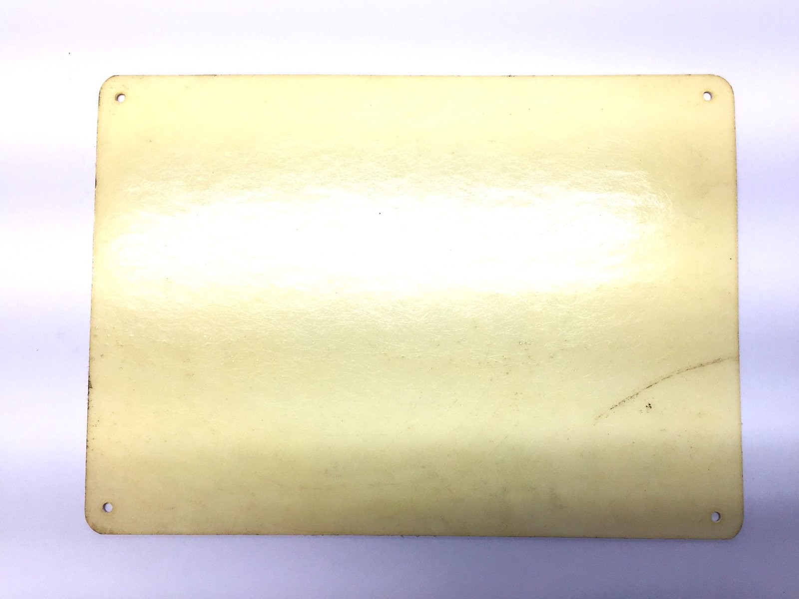 Unbranded 14″ x 10″ ‘RESERVED FOR VISITORS’ Fiberboard Sign USED