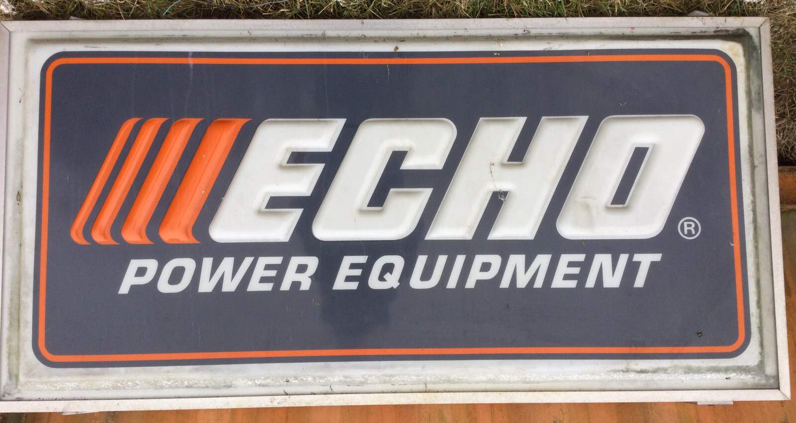 Large Echo Power Equipment light box by Dualite Inc OH Aluminum 6’ X 4’ used