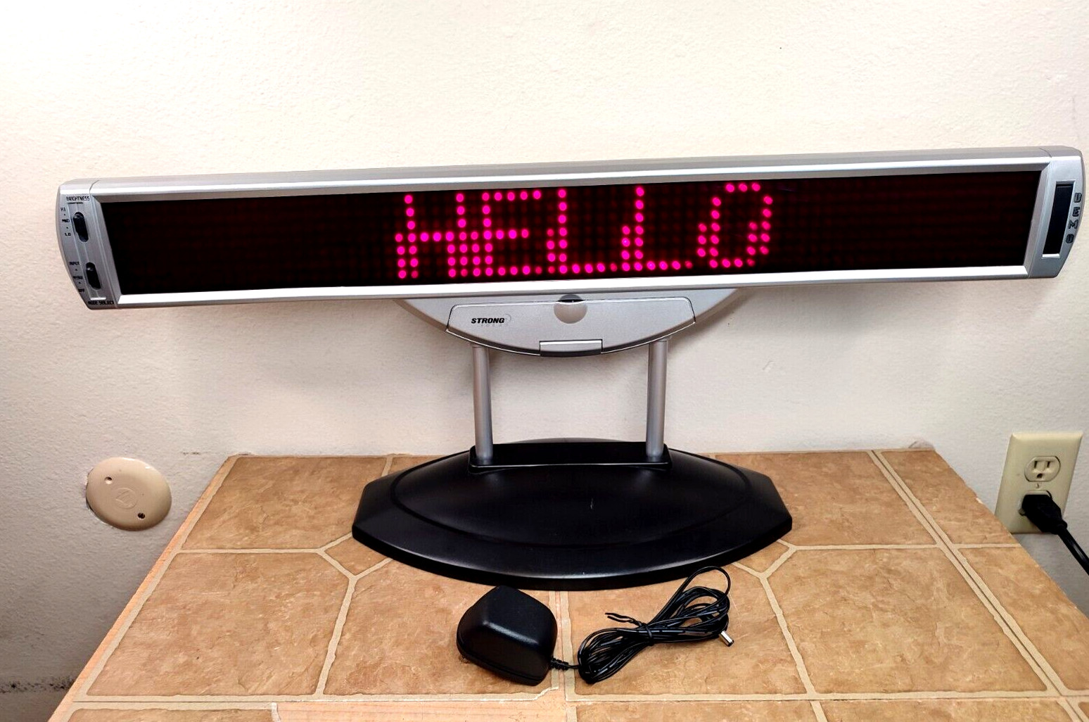 GM LIGHT 947 Electronic Big Message Billboard 30″ x 6″ x 2.5″ w/ Power