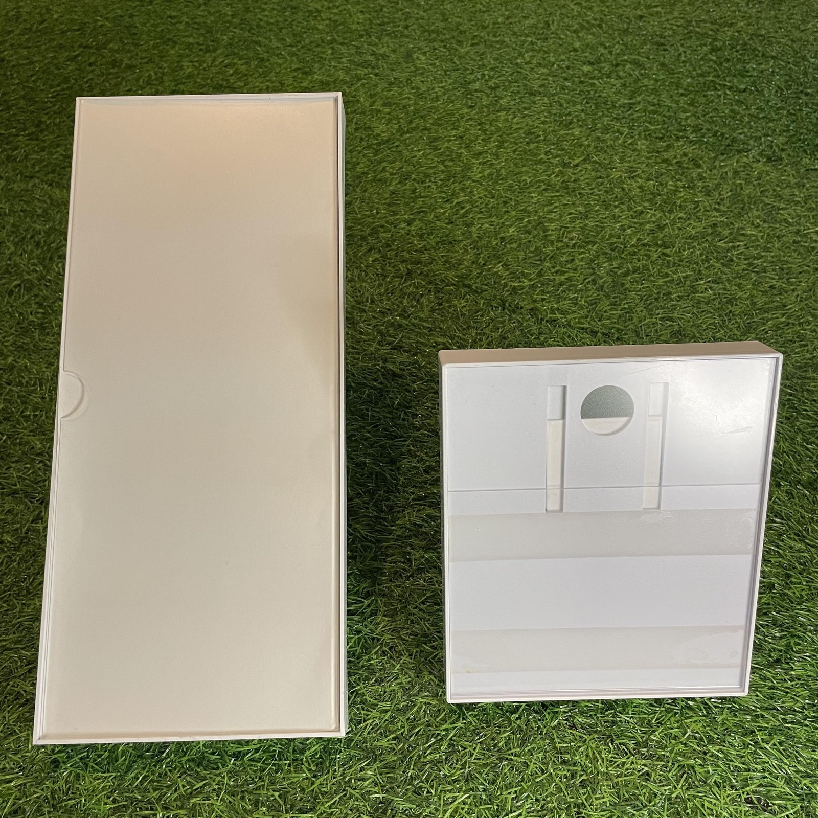 White Magnetic Store Sign Displays Set Of 2 Modern Plastic Metal Signage Decor