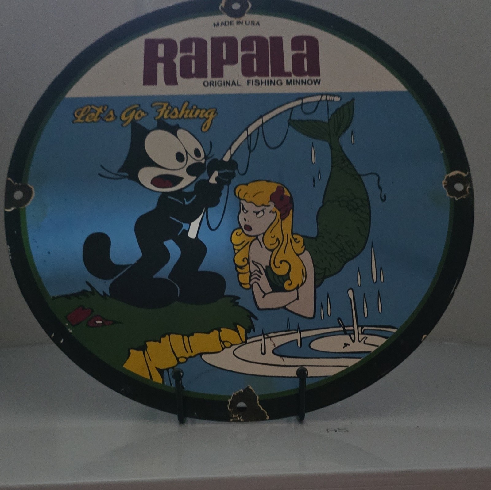 Rapala Original Fishing Minnow Round Hanging Sign, Multicolor