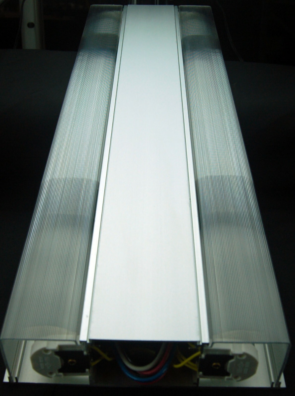 24″ Double Sided Fluorescent Light 120v-10040961