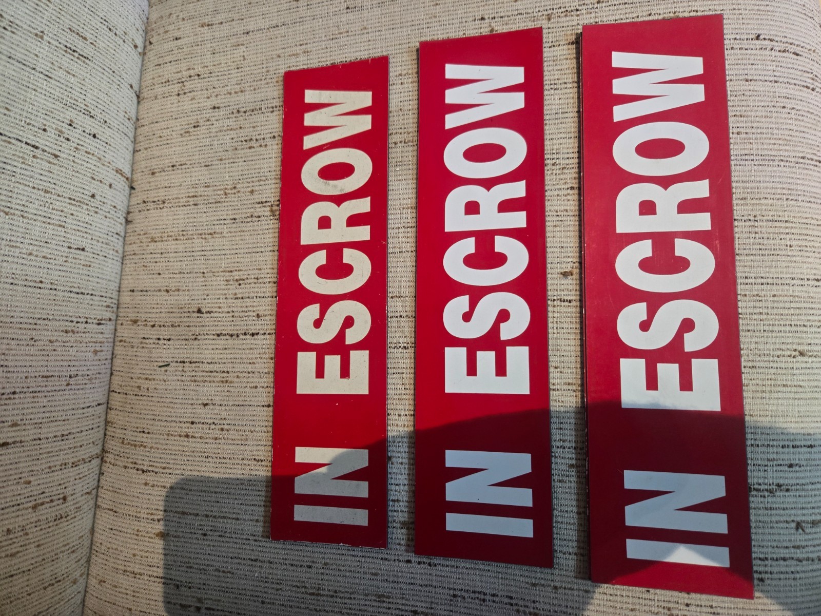 4 IN ESCROW Magnetic Real Estate Sign Rider for Metal Yard Sign red/white letter