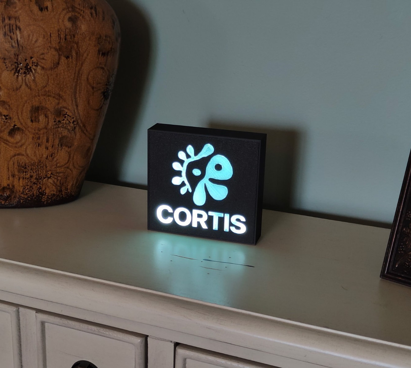 KPop Cortis LED Lightbox – Cotis (코르티스) Logo USB Illuminated Sign