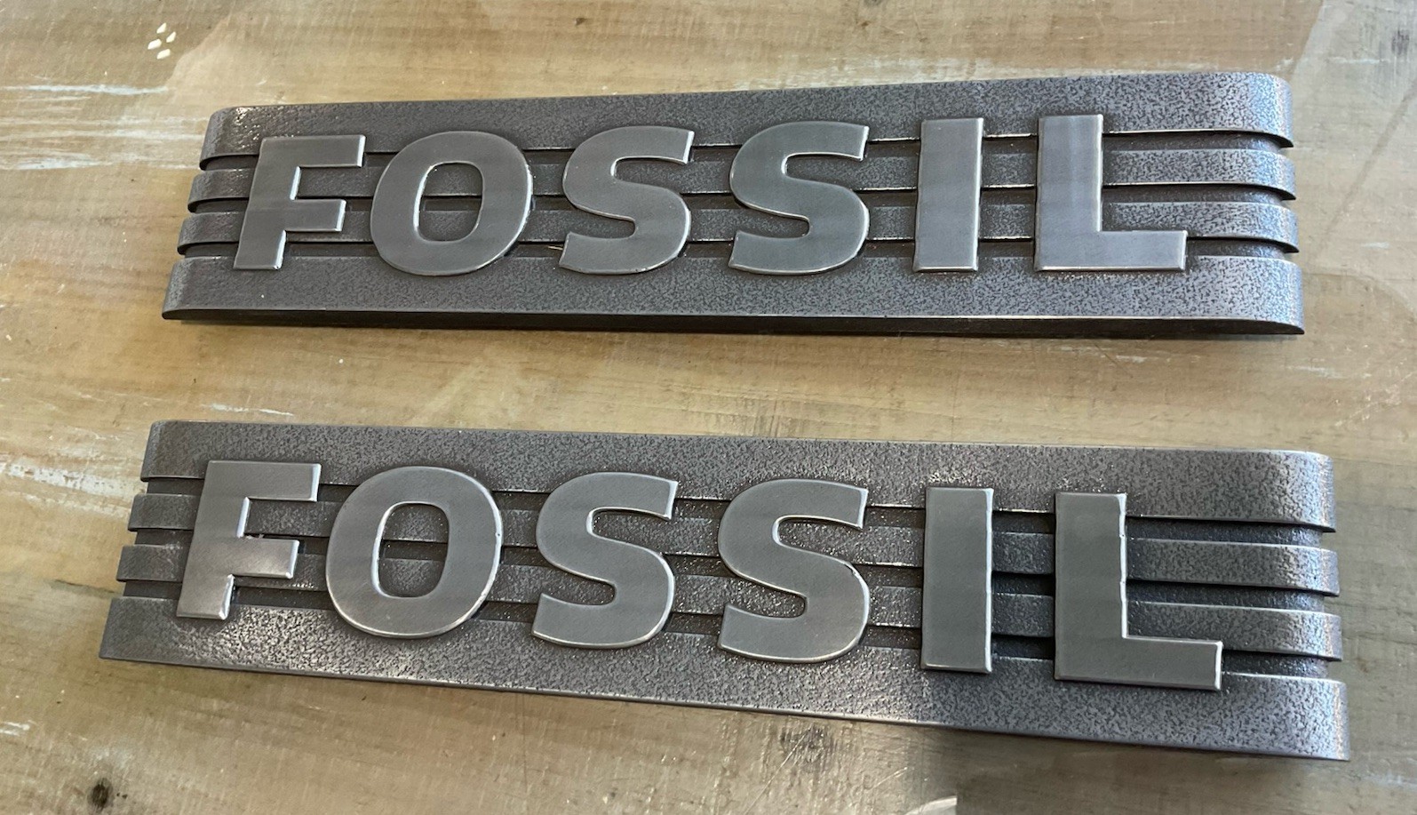 FOSSIL ® – 2 Genuine Metal Store Rack Displays Logo Promotional Advertising Sign